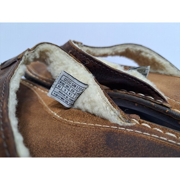 UGG Men's Size 10 Brown Sherpa Lined Leather Flip Flops Sandals Sheepskin Tooled - Picture 9 of 11